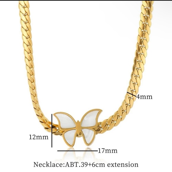 Butterfly curb necklace - Picture 2 of 2